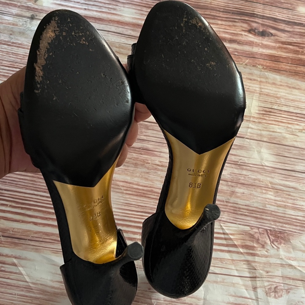 Gucci Black Lizzard Snakeskin Open Toe Heels with Gold Accent 8 1/2 B - Picture 11 of 14